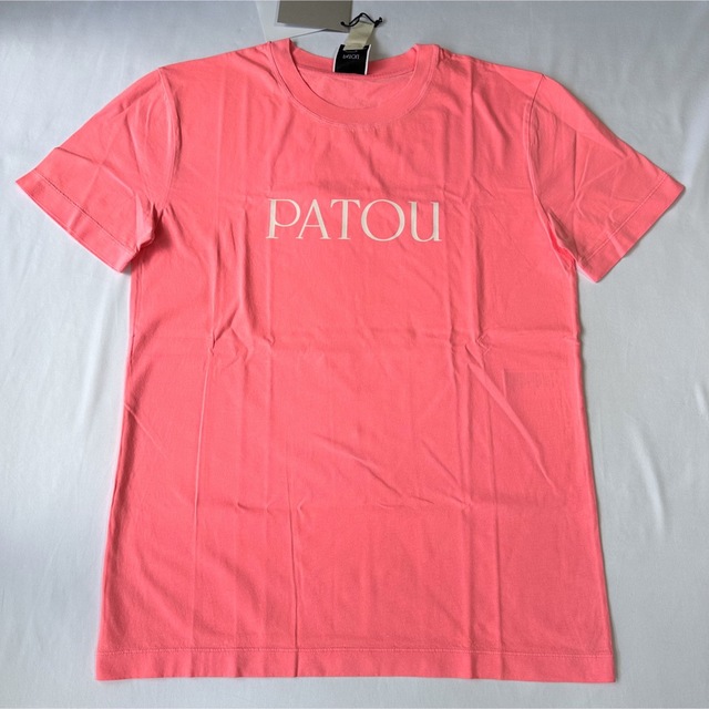 PATOU(パトゥ)の新品未着用 ピンクXS PATOU オーガニックコットン パトゥロゴTシャツ レディースのトップス(Tシャツ(半袖/袖なし))の商品写真