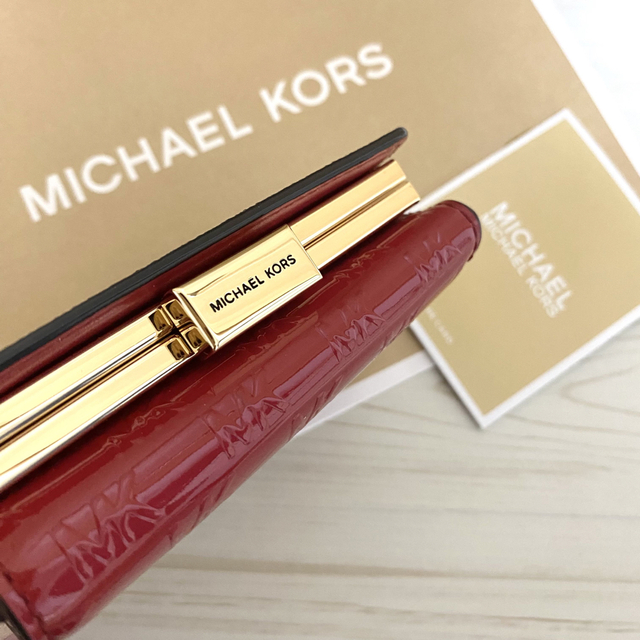 完売カラー 新品 MICHAEL KORS マイケルコース 折り財布 エナメル