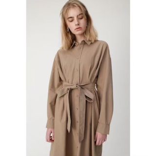 マウジー(moussy)のMOUSSY WAIST TUCK LONG SHIRT ベージュ マウジー(ロングワンピース/マキシワンピース)