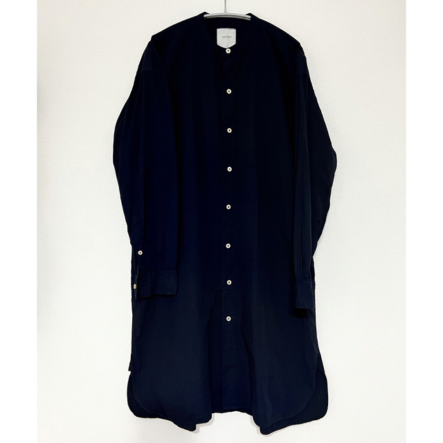 9170WHT【ARMEN/アーメン】BANDED COLLAR LONG SHIRT