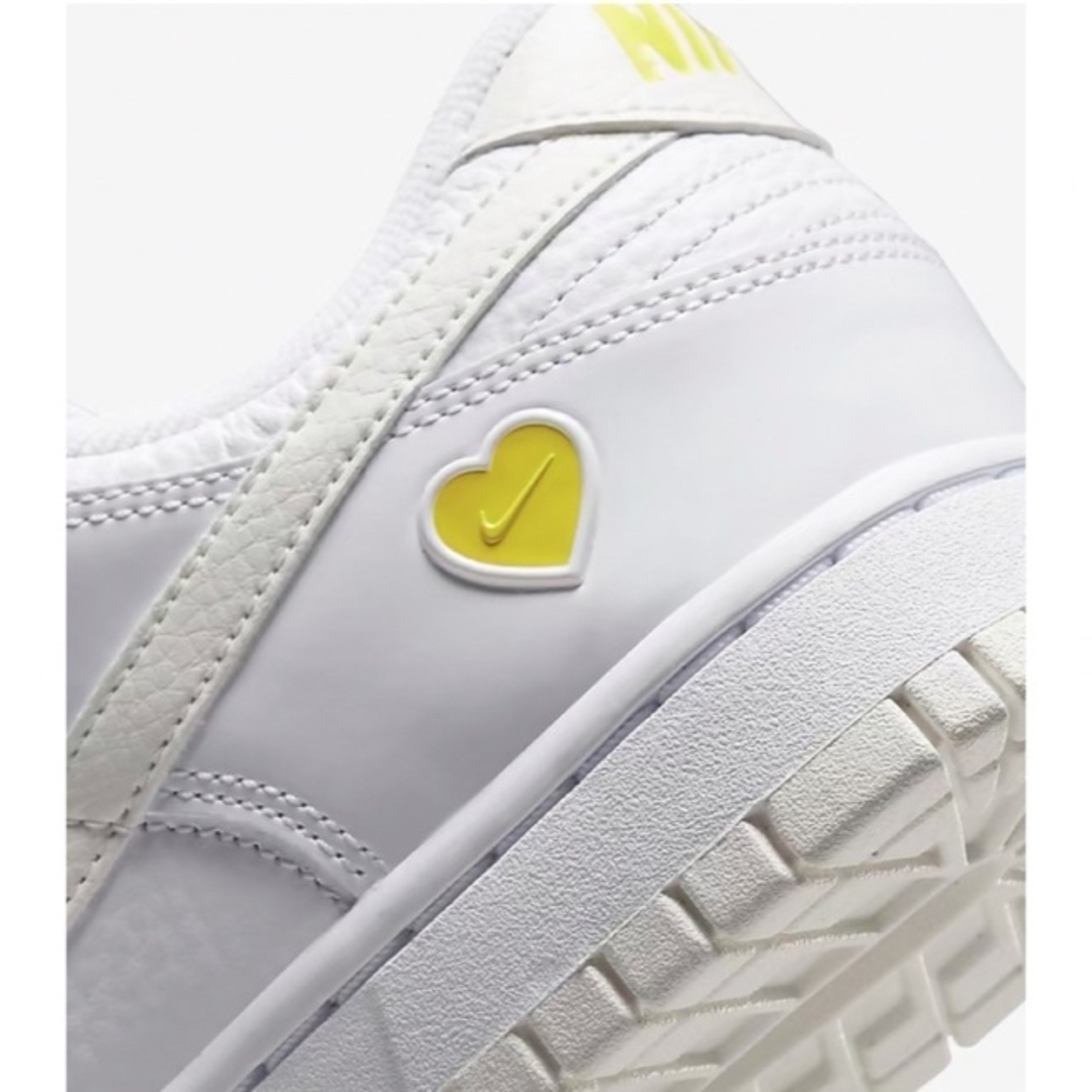 NIKE(ナイキ)のNIKE ダンクLow  'Yellow Heart' レディースの靴/シューズ(スニーカー)の商品写真