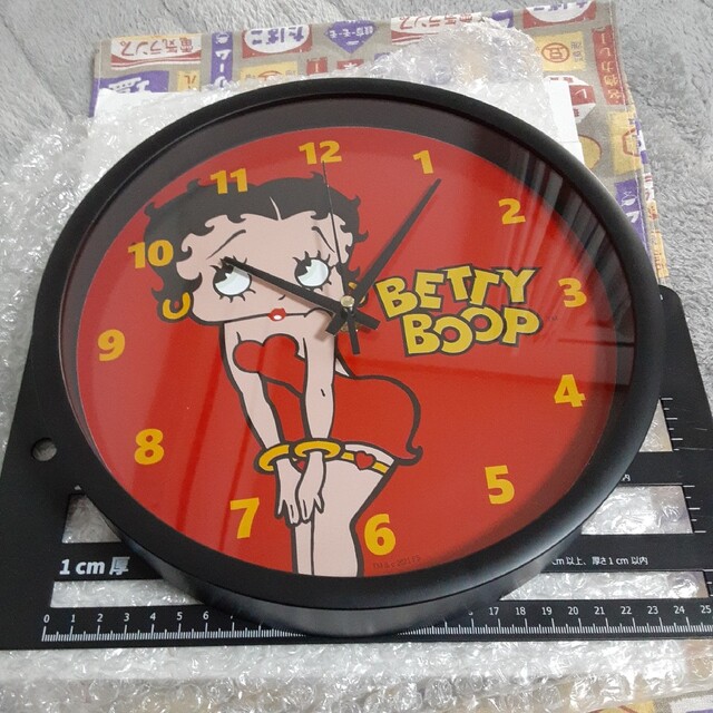 ベティーちゃん　壁掛け時計 エンタメ/ホビーのおもちゃ/ぬいぐるみ(キャラクターグッズ)の商品写真