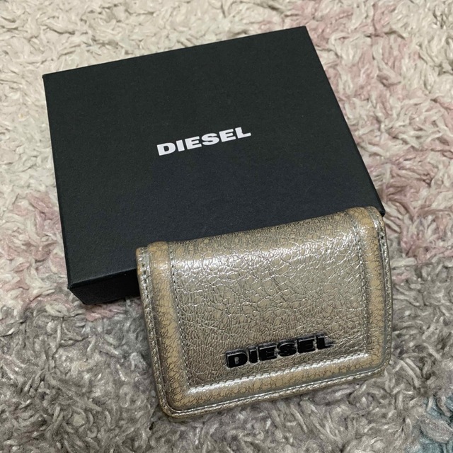 DIESEL(ディーゼル)のDIESEL 三つ折り財布 レディースのファッション小物(財布)の商品写真