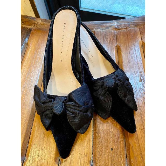 ZARA - 激レア✨超美品✨23.5cm相当✨ZARA✨ベルベット✨Bigリボン