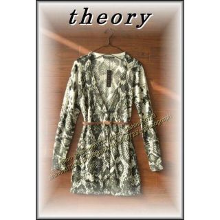 セオリー(theory)の完売【新品】 セオリー ★スネーク柄 ニット カーディガン ワンピ　2(カーディガン)