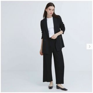 ユニクロ(UNIQLO)の新品♡UNIQLO♡ プリーツストレートパンツ（丈標準62.5～64.5cm）(カジュアルパンツ)