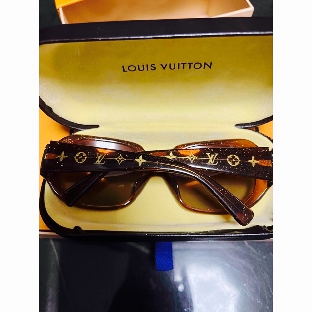 LOUIS VUITTON(ルイヴィトン)のルイヴィトン サングラス レディースのファッション小物(サングラス/メガネ)の商品写真