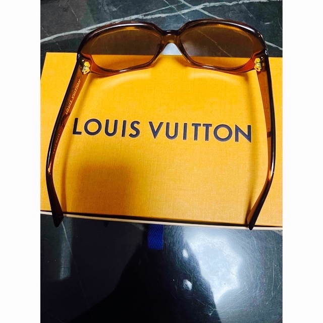 LOUIS VUITTON(ルイヴィトン)のルイヴィトン サングラス レディースのファッション小物(サングラス/メガネ)の商品写真