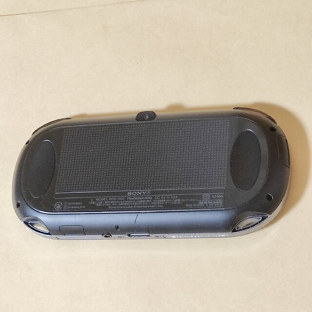 PSVita PCH-1100(本体のみ) ジャンク品 返品・返金不可です-