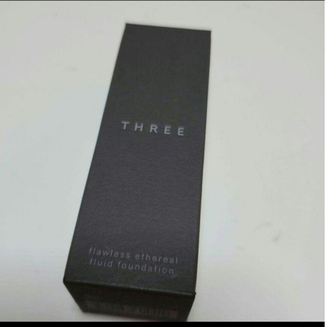 THREE(スリー)の新品■THREE フローレスエシリアル フルイド ファンデーション　202 コスメ/美容のベースメイク/化粧品(ファンデーション)の商品写真