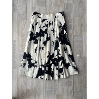 ザラ(ZARA)のZARA 花柄スカート(ひざ丈スカート)