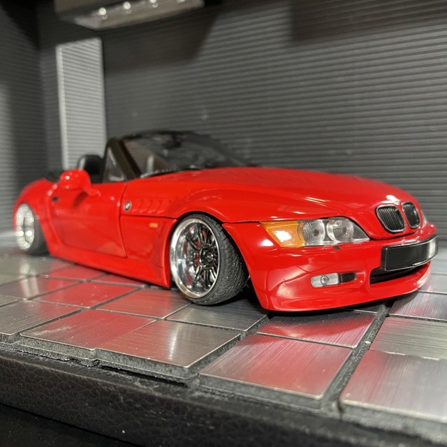 UTモデル 1/18 BMW Z3 ロードスター（カスタム仕様) | フリマアプリ ラクマ