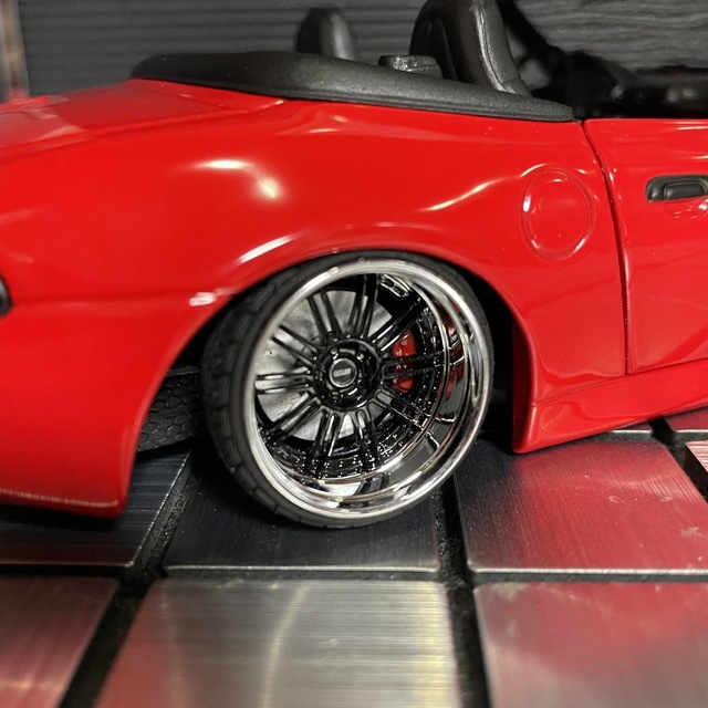 UTモデル 1/18 BMW Z3 ロードスター(カスタム仕様) UTモデル 1/18 BMW Z3 ロードスター(カスタム仕様)