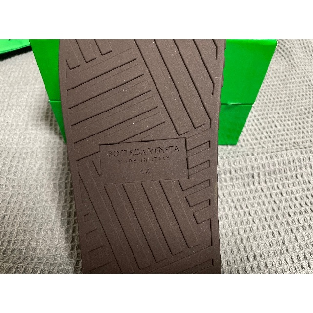 BOTTEGA VENETA サンダルメンズ　スライダー メンズの靴/シューズ(サンダル)の商品写真