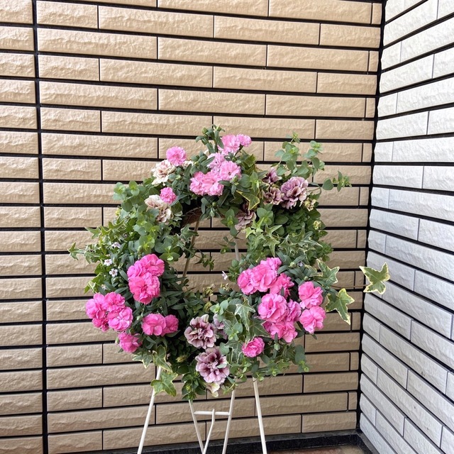 カーネーションとペチュニアの寄せ植えリース♡-