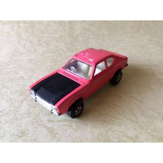 レズニー　マッチボックス　FORD CAPRI(ミニカー)