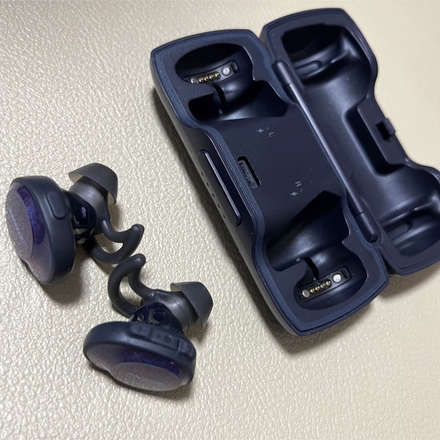 BOSE(ボーズ)のBose SoundSport Free wireless headphones スマホ/家電/カメラのオーディオ機器(ヘッドフォン/イヤフォン)の商品写真