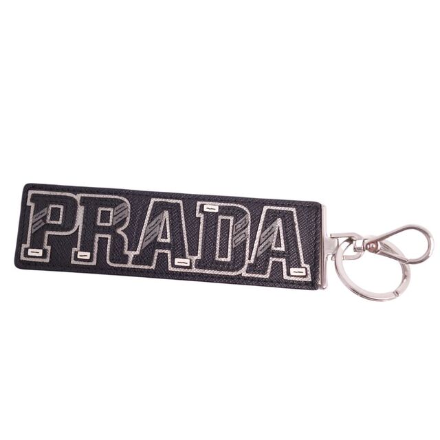 美品 プラダ PRADA キーホルダー キーリング バッグチャーム ロゴ レザー メンズ レディース ブラック | フリマアプリ ラクマ