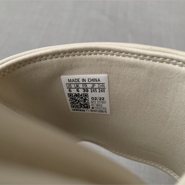 Y-3(ワイスリー)のY-3 SLIDE スライダーサンダル ワイスリー ヨウジ 24.5cm レディースの靴/シューズ(サンダル)の商品写真