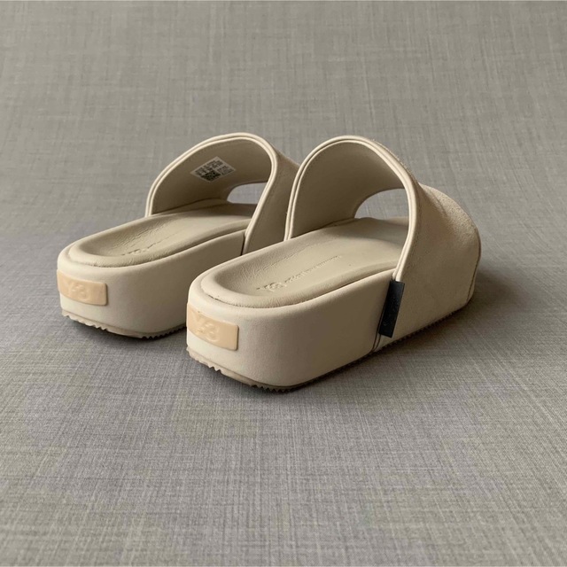 Y-3(ワイスリー)のY-3 SLIDE スライダーサンダル ワイスリー ヨウジ 24.5cm レディースの靴/シューズ(サンダル)の商品写真