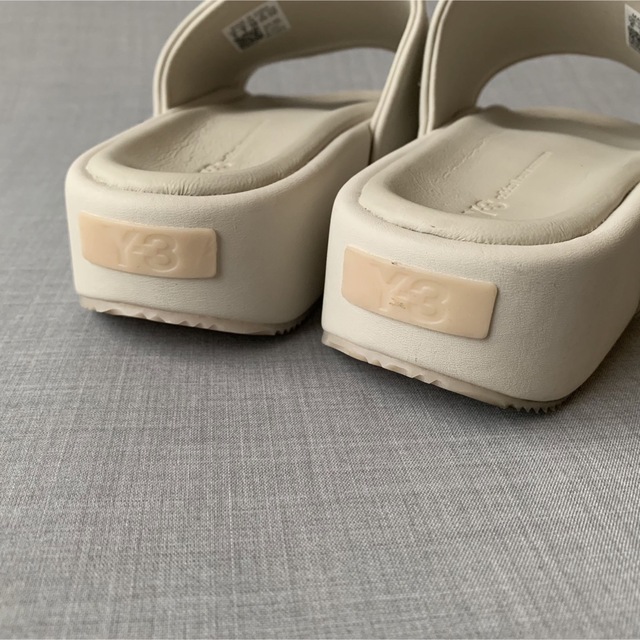 Y-3(ワイスリー)のY-3 SLIDE スライダーサンダル ワイスリー ヨウジ 24.5cm レディースの靴/シューズ(サンダル)の商品写真