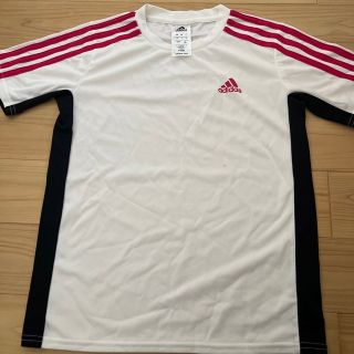 アディダス(adidas)のadidasTシャツ(Tシャツ/カットソー)