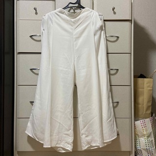 ジーユー(GU)のGU ワイドパンツ　Mサイズ　ホワイト　白　ダンス　衣装　ジャズ(ダンス/バレエ)