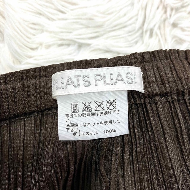 PLEATS PLEASE ISSEY MIYAKE(プリーツプリーズイッセイミヤケ)の状態良品 プリーツプリーズ フレアパンツ ブラウン ブーツカット サイズ3 レディースのパンツ(その他)の商品写真