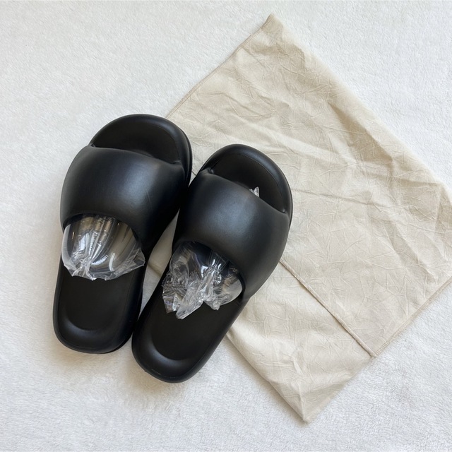 TODAYFUL(トゥデイフル)のRecovery Volume Sandals  M  black レディースの靴/シューズ(サンダル)の商品写真