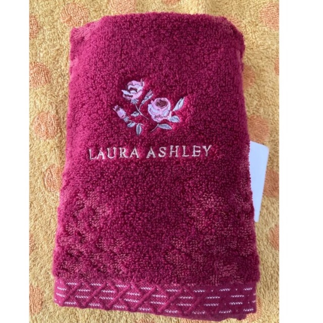 LAURA ASHLEY(ローラアシュレイ)のローラアシュレィ　ハンドタオル　ブロックリーr レディースのファッション小物(ハンカチ)の商品写真