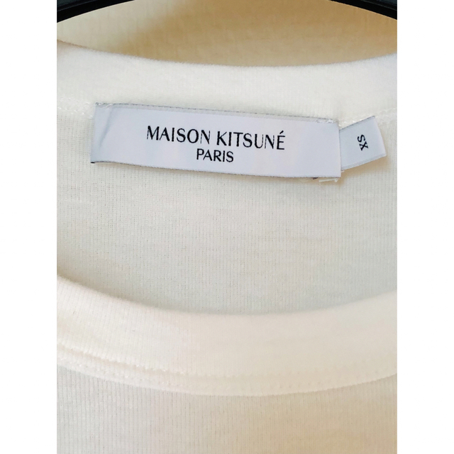 MAISON KITSUNE'(メゾンキツネ)のメゾンキツネ　ベイビーフォックス　ワンポイント刺繍Tシャツ レディースのトップス(Tシャツ(半袖/袖なし))の商品写真