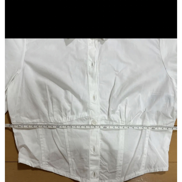 H&M(エイチアンドエム)のショート丈シャツ レディースのトップス(シャツ/ブラウス(長袖/七分))の商品写真