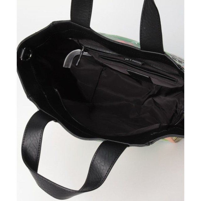 DESIGUAL(デシグアル)の新品✨タグ付き♪定価14,900円　デシグアル　ボタニカル柄バッグ　大特価‼️ レディースのバッグ(ショルダーバッグ)の商品写真