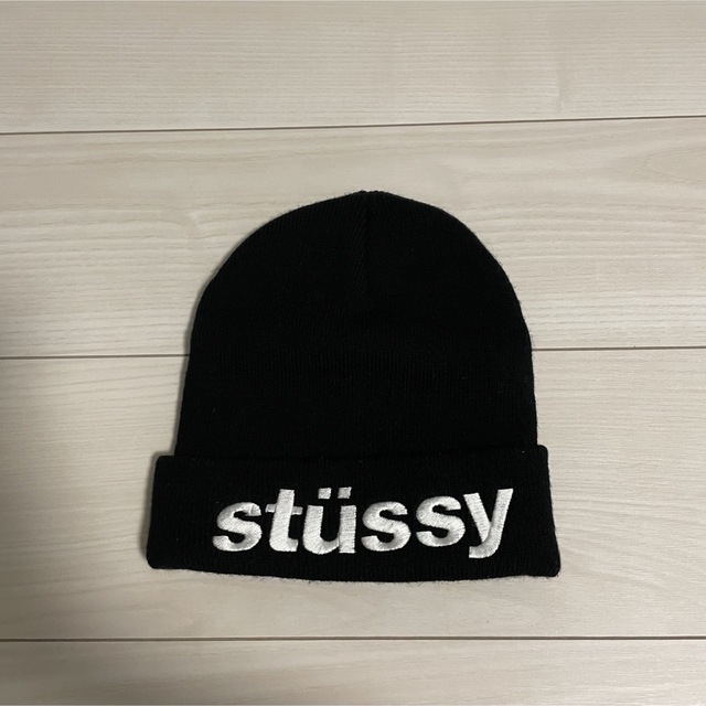 STUSSY(ステューシー)のstussy ニット帽 レディースの帽子(ニット帽/ビーニー)の商品写真