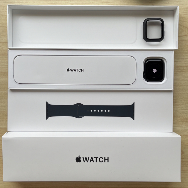 Apple Watch(アップルウォッチ)のApple Watch SE (第二世代GPSモデル) 40mm スペースグレー メンズの時計(腕時計(デジタル))の商品写真