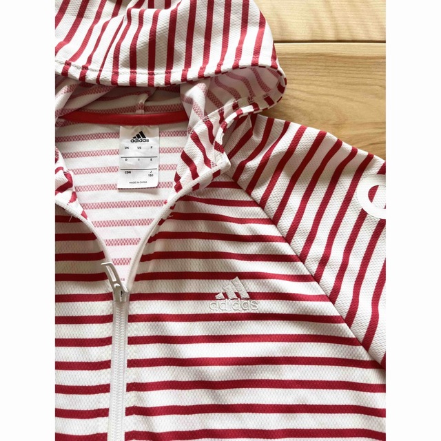 adidas(アディダス)のアディダス　パーカー　150 キッズ/ベビー/マタニティのキッズ服女の子用(90cm~)(ジャケット/上着)の商品写真