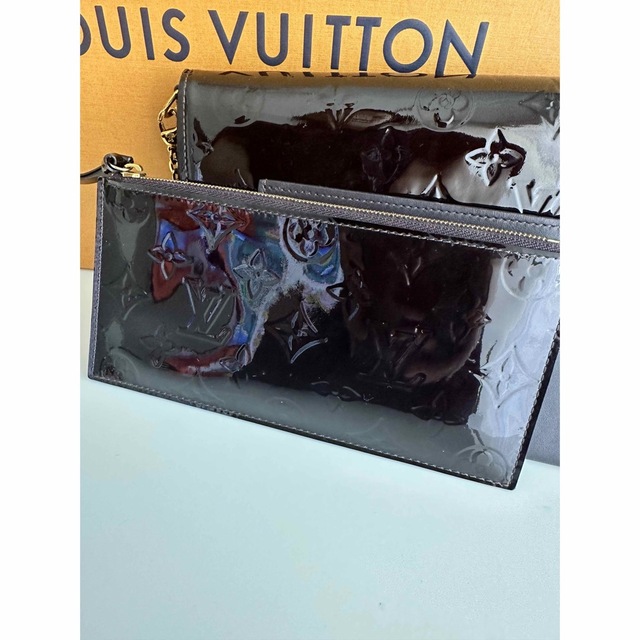 LOUIS VUITTON(ルイヴィトン)のルイヴィトン　チェーンウォーレッド ハンドメイドのファッション小物(財布)の商品写真