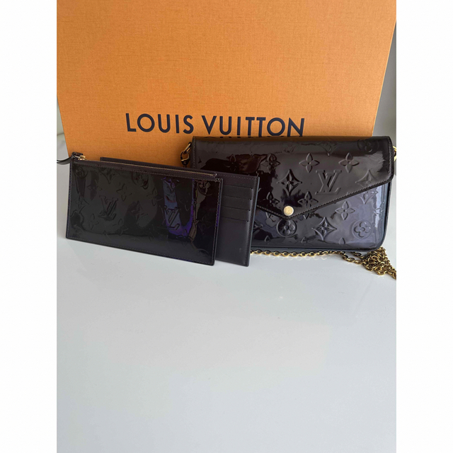 LOUIS VUITTON(ルイヴィトン)のルイヴィトン　チェーンウォーレッド ハンドメイドのファッション小物(財布)の商品写真