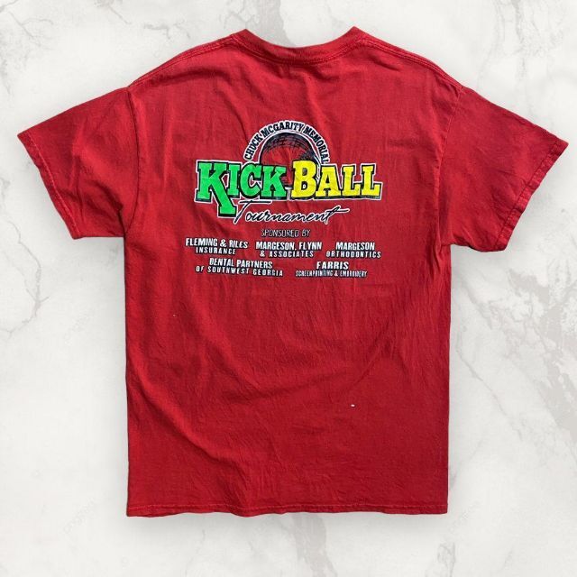 TCG 古着 GILDAN 90s 赤 恐竜　ワンポイント　キックボールTシャツ メンズのトップス(Tシャツ/カットソー(半袖/袖なし))の商品写真