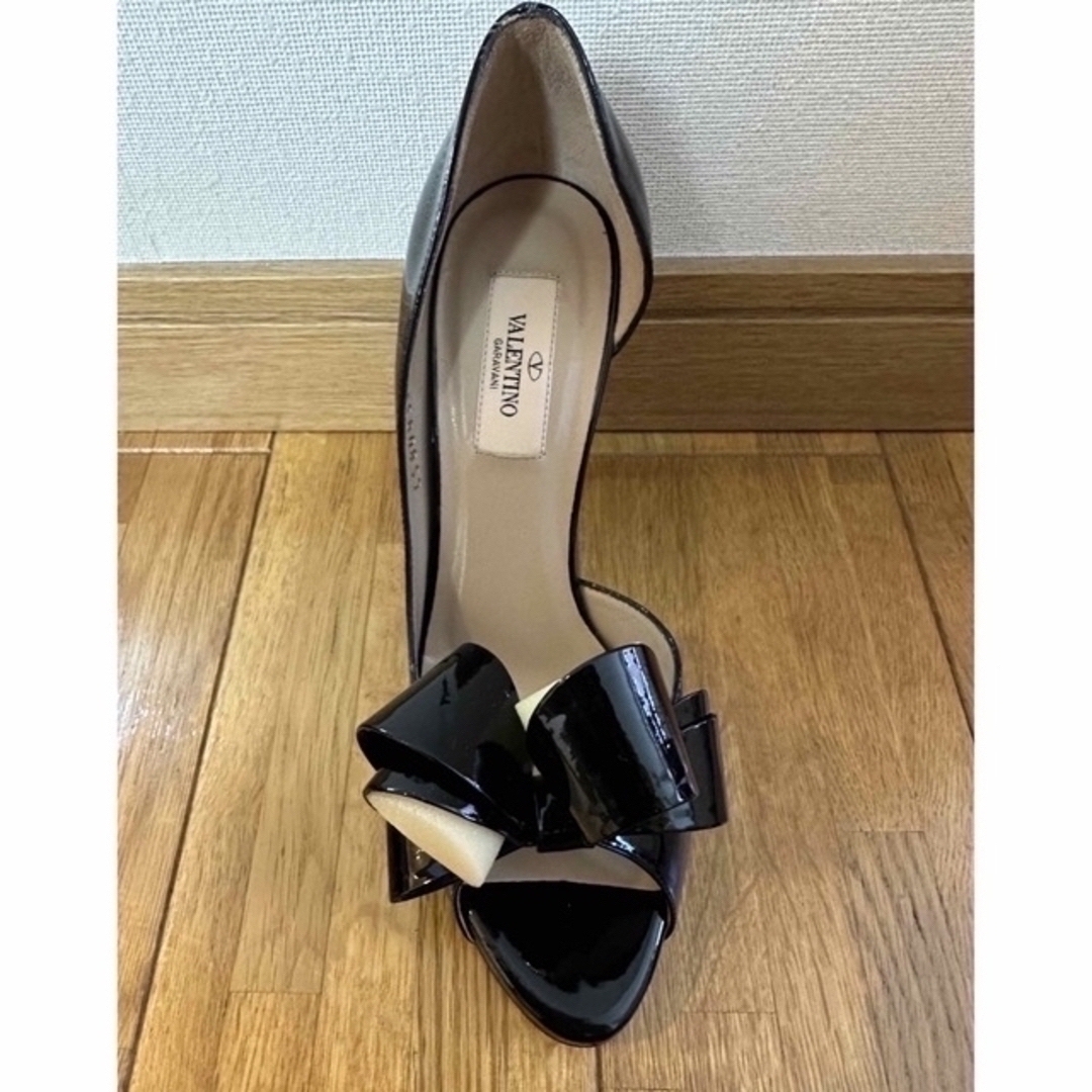 新品Valentino パテントレザー オープントゥ リボン パンプス 37
