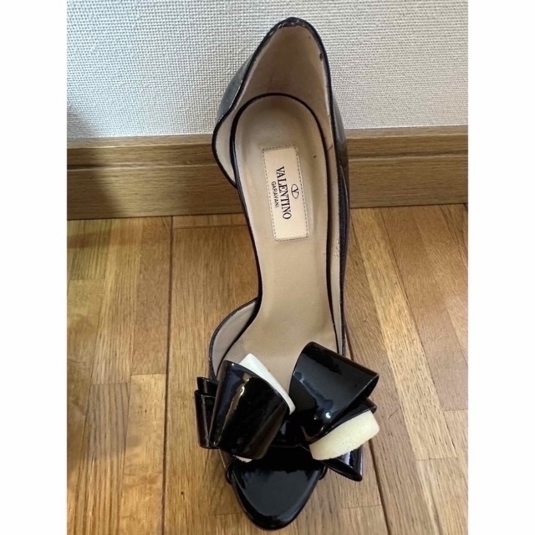 新品Valentino パテントレザー オープントゥ リボン パンプス 37