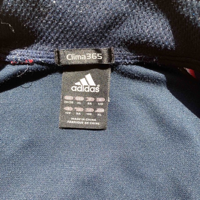 adidas(アディダス)のアディダス adidas アウター ジャージ キッズ 130cm 赤 ネイビー キッズ/ベビー/マタニティのキッズ服男の子用(90cm~)(ジャケット/上着)の商品写真