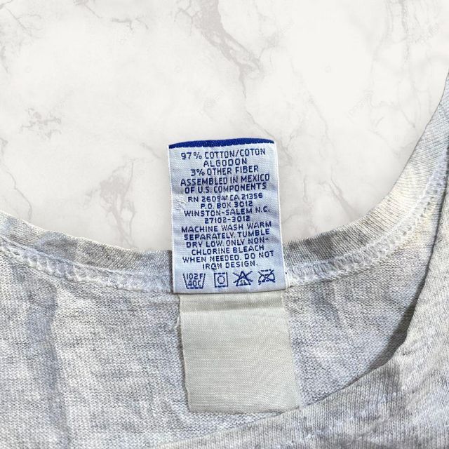 S191 古着 Champion 灰 チャンピオン　ワンポイント　刺繍 Tシャツ メンズのトップス(タンクトップ)の商品写真
