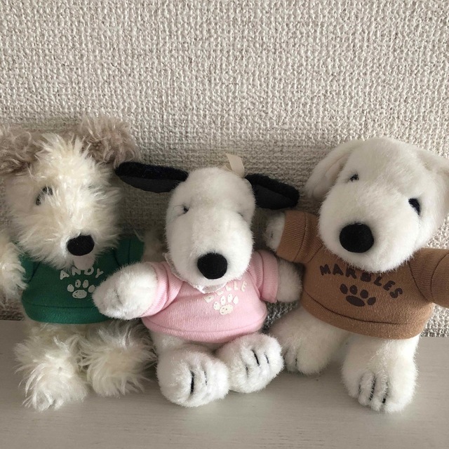 SNOOPY(スヌーピー)のスヌーピー　ぬいぐるみ　ファミリア&マクドナルド非売品 エンタメ/ホビーのおもちゃ/ぬいぐるみ(ぬいぐるみ)の商品写真