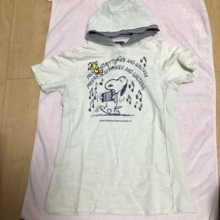 オールドベティーズ(OLD BETTY'S)のオールドべティーズ　スヌーピーフード付きTシャツ　中古品(Tシャツ(半袖/袖なし))