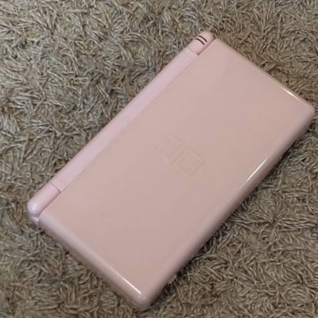 ニンテンドーDS(ニンテンドーDS)のニンテンド-DS LITE　本体　充電ケーブル付き　やや難あり エンタメ/ホビーのゲームソフト/ゲーム機本体(携帯用ゲーム機本体)の商品写真