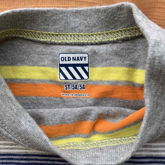 Old Navy(オールドネイビー)のOLD NAVYキッズTシャツ キッズ/ベビー/マタニティのキッズ服男の子用(90cm~)(Tシャツ/カットソー)の商品写真