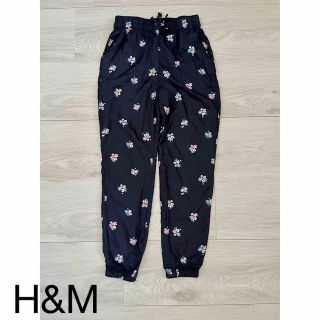 エイチアンドエム(H&M)の【新品・未使用】H&M＊ネイビー花柄パンツ(パンツ/スパッツ)