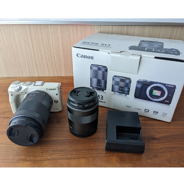 Canon(キヤノン)のCanon EOS M3 EOS M3 Wズームキット WH スマホ/家電/カメラのカメラ(ミラーレス一眼)の商品写真