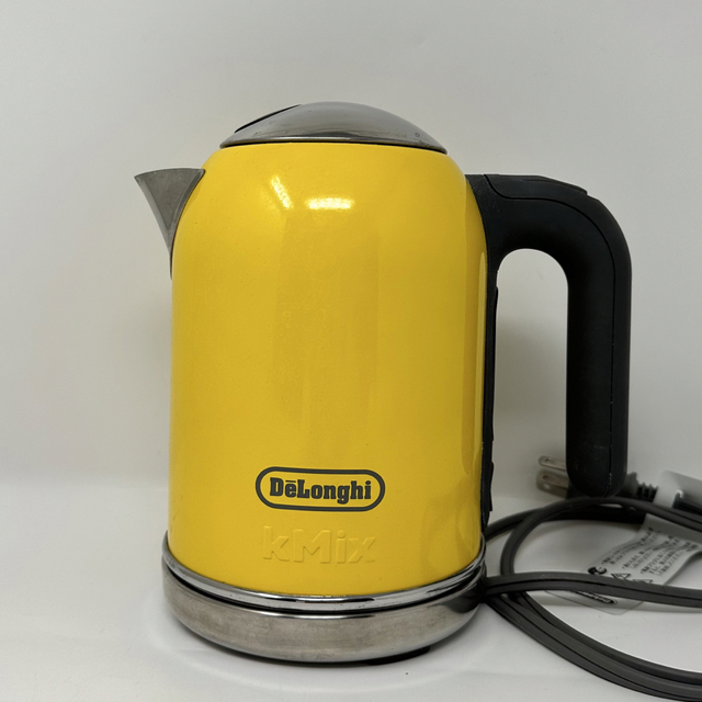 DeLonghi(デロンギ)のDeLonghi デロンギ　電気ケトル　イエロー スマホ/家電/カメラの生活家電(電気ケトル)の商品写真